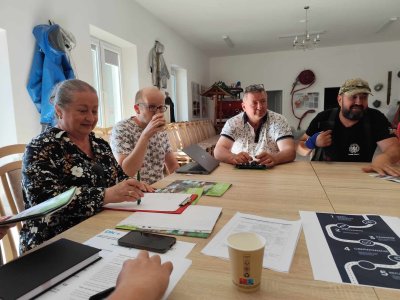 Okładka albumu: Zakończenie szkoleń dla partnerów.